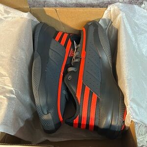 adidas Unisex-Adult Front Court Sneaker Women 7.5 or men 6.5